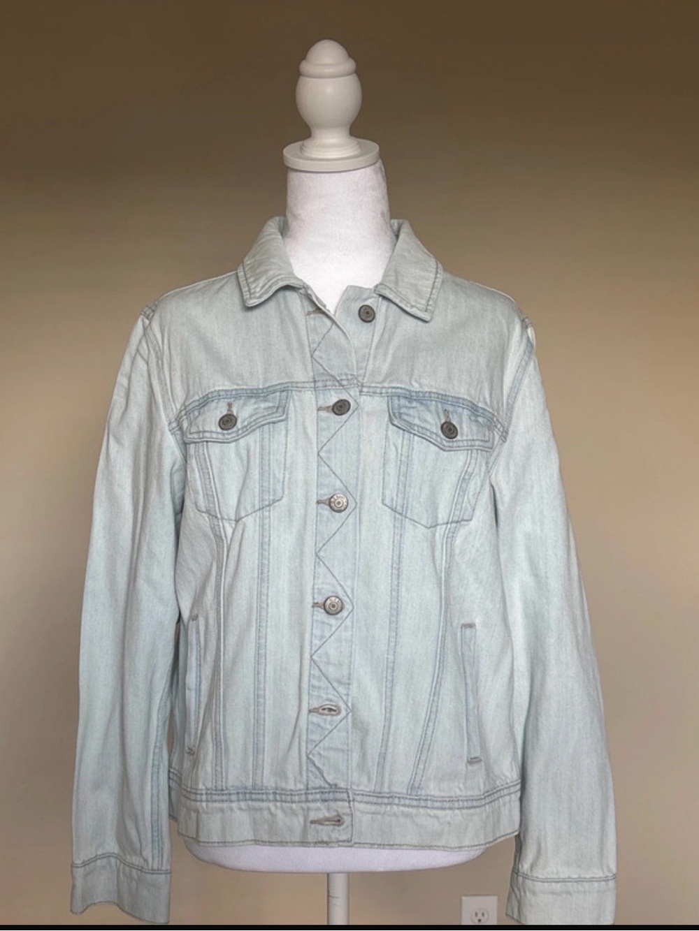 Old Navy Light Wash Denim Jacket Cozy Casual Aesthetic